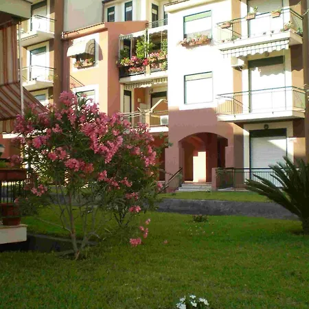 Suitehome Taormina * Giardini Naxos